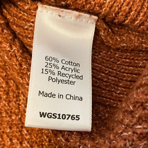 Market & Spruce Women's Rust Sweater with Button Detail - Picture 6 of 8